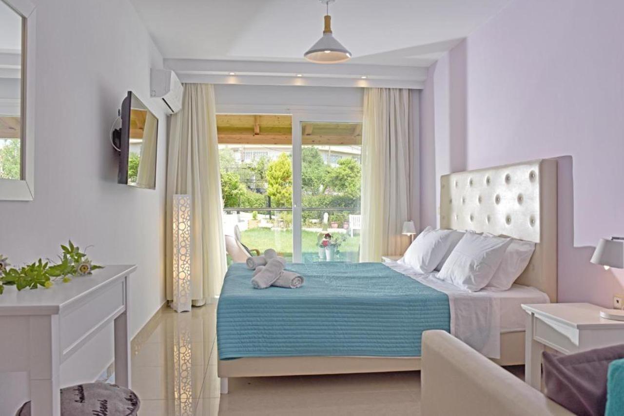 Palapart Gikas Suites And Studios 고우비아 외부 사진