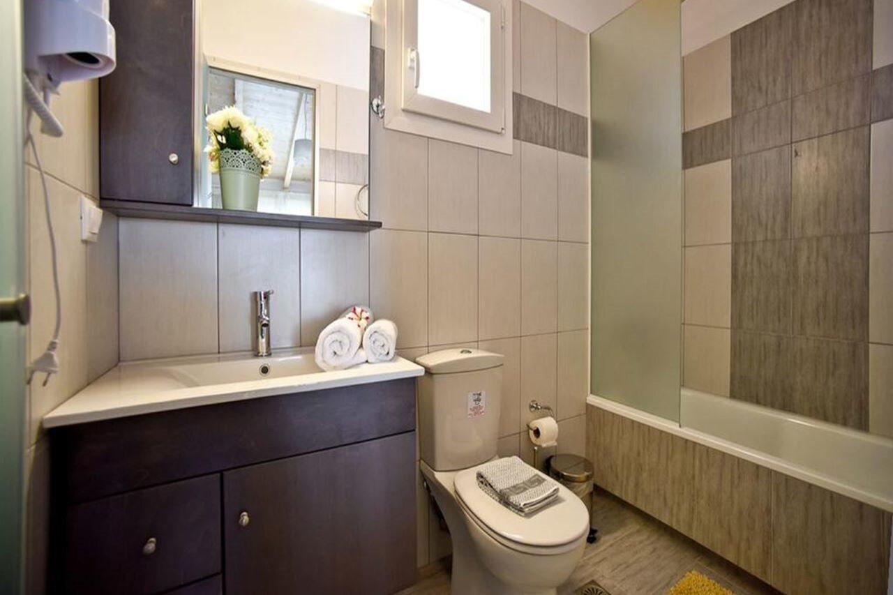 Palapart Gikas Suites And Studios 고우비아 외부 사진